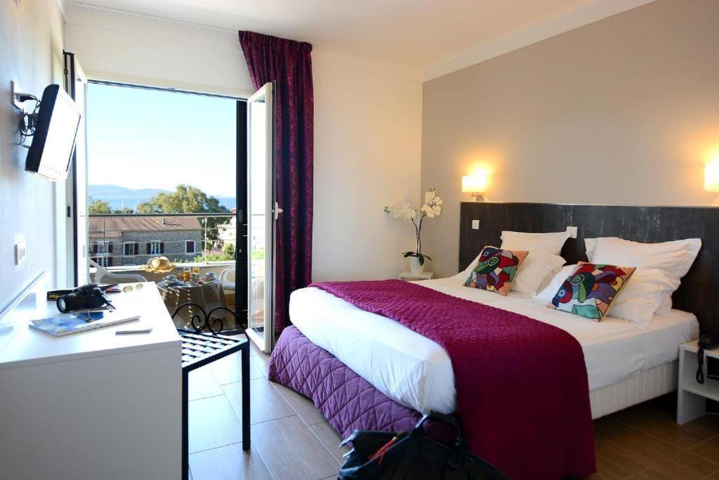 Hotel Les Eucalyptus Порто Поло Екстериор снимка
