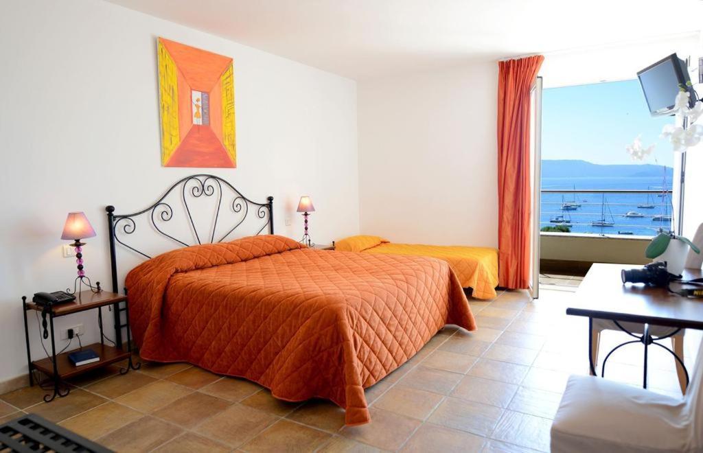 Hotel Les Eucalyptus Порто Поло Екстериор снимка