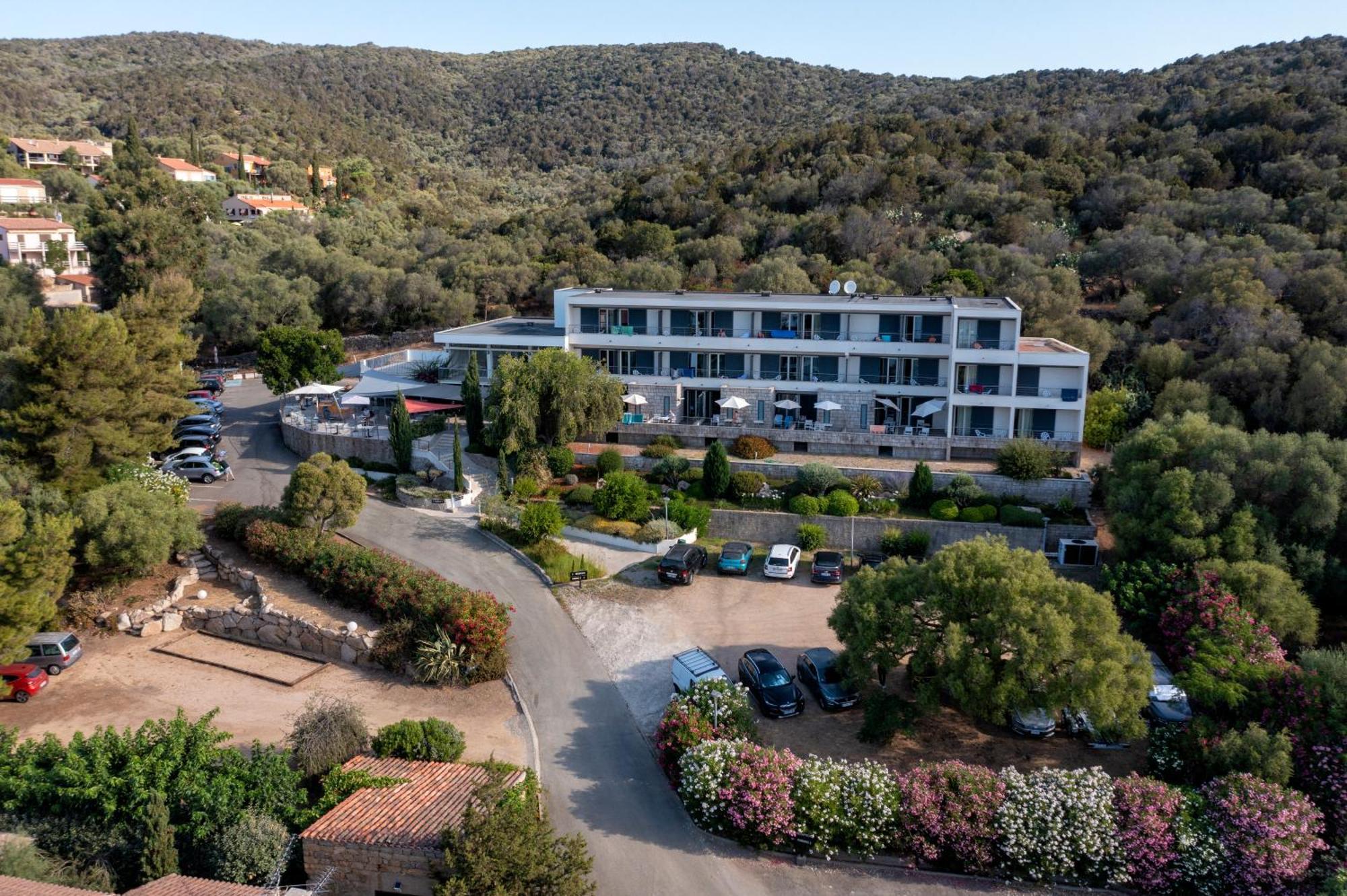 Hotel Les Eucalyptus Порто Поло Екстериор снимка