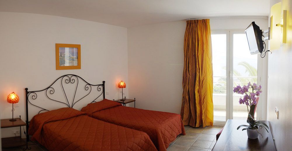 Hotel Les Eucalyptus Порто Поло Екстериор снимка