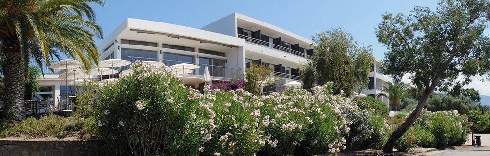 Hotel Les Eucalyptus Порто Поло Екстериор снимка